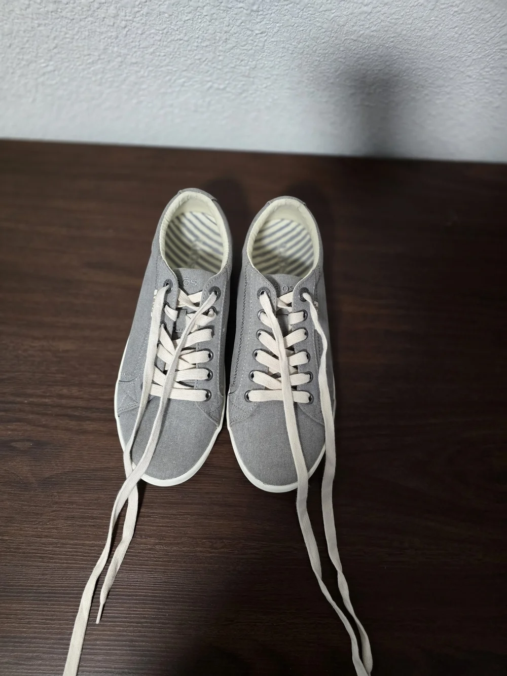 Taos Footwear Gray Canvas Lace-Up Sneakers